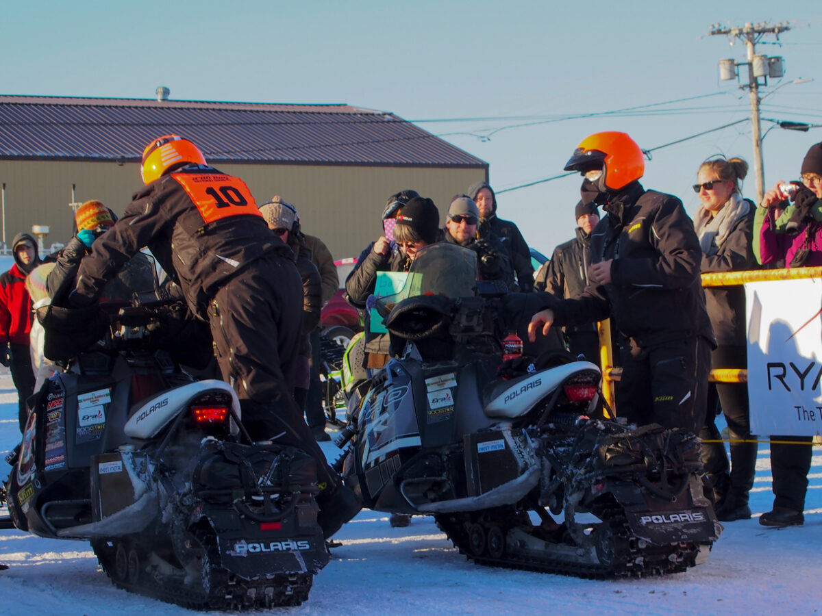 Race leaders arrive in Nome